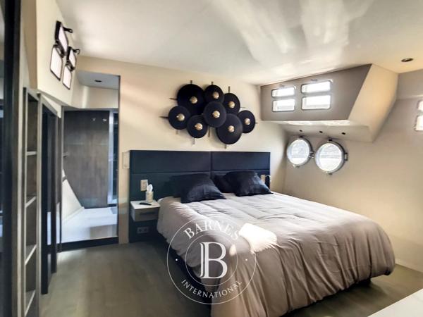 Paris 8ème, Appartement 2 Chambres -  109 m² à vendre