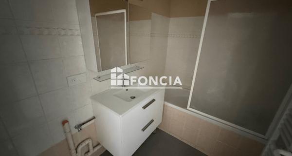 Location Appartement 3 pièces 45 m² - Landerneau 29800