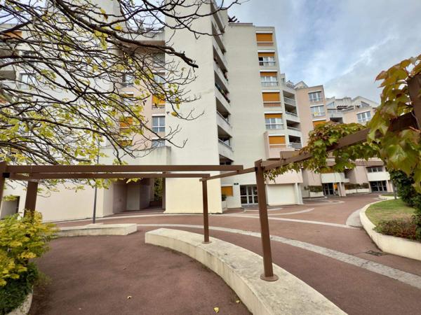 Investisseur : T2 avec cave et parking Vendu loué