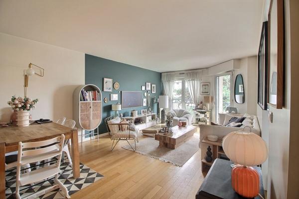 Appartement Suresnes 3 pièces 78 m² avec balcon de 12 m² + cave et parking