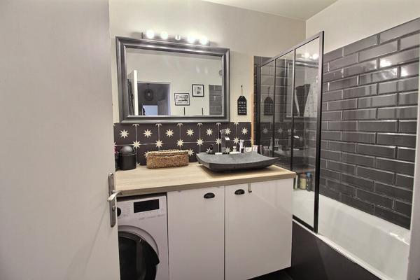 Appartement Suresnes 3 pièces 78 m² avec balcon de 12 m² + cave et parking