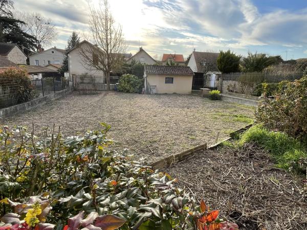 MAISON 3 CHAMBRES AVEC GARAGE ET JARDIN