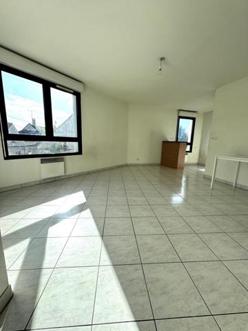 Sarcelles Village Appartement récent de 2 pièces + Pkg double!