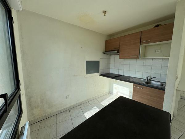 Sarcelles Village Appartement récent de 2 pièces + Pkg double!