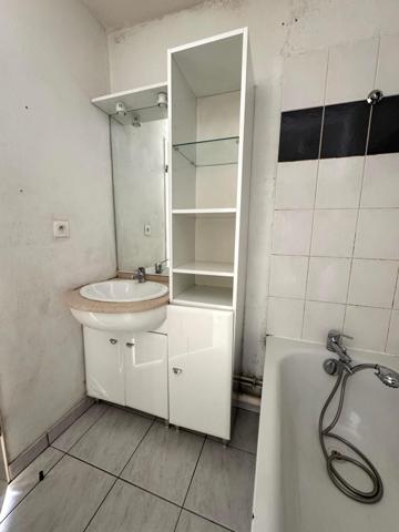 Sarcelles Village Appartement récent de 2 pièces + Pkg double!