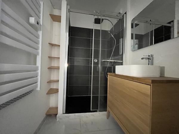 Appartement à vendre |  Saint-Priest |  3 pièces | 65 m²