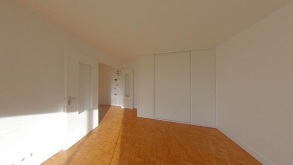 La Garenne Colombes - rue léon Maurice Nordmann - studio de 31 m2 - balcon