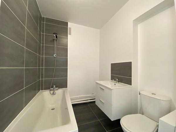 La Garenne Colombes - rue léon Maurice Nordmann - studio de 31 m2 - balcon