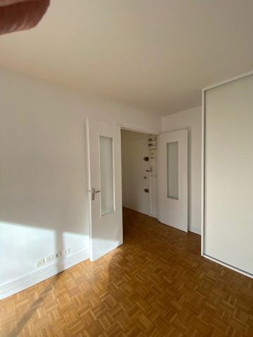 La Garenne Colombes - rue léon Maurice Nordmann - studio de 31 m2 - balcon