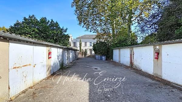 En centre-ville de Chatou, vente en bloc de 20 box