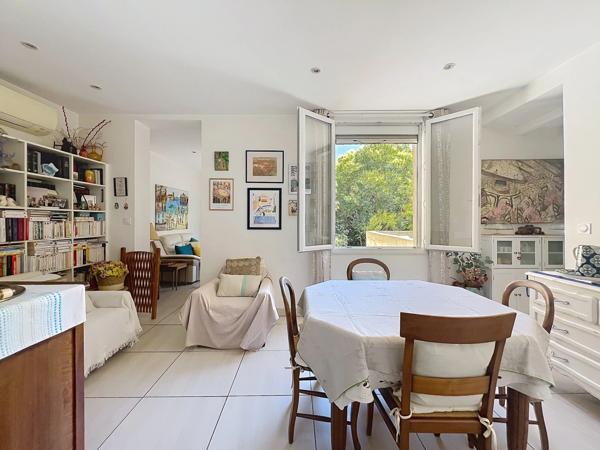 MAISON AVEC JARDIN LUXURIANT DE 185 m² EN PLEIN CŒUR DE VILLE, PERPIGNAN