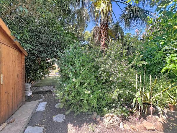 MAISON AVEC JARDIN LUXURIANT DE 185 m² EN PLEIN CŒUR DE VILLE, PERPIGNAN