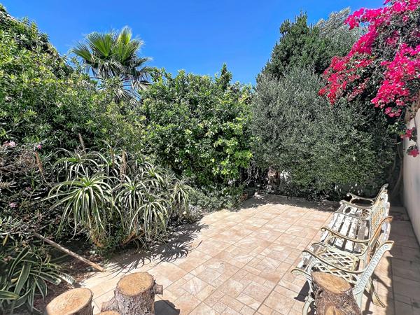 MAISON AVEC JARDIN LUXURIANT DE 185 m² EN PLEIN CŒUR DE VILLE, PERPIGNAN