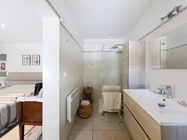 MAISON AVEC JARDIN LUXURIANT DE 185 m² EN PLEIN CŒUR DE VILLE, PERPIGNAN