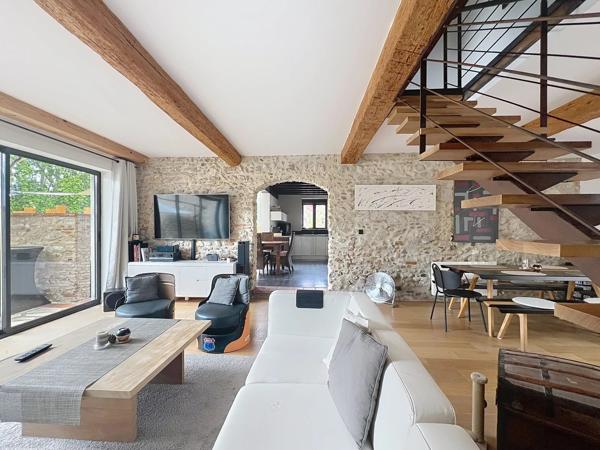 AUTHENTIQUE MAISON DE CARACTERE RENOVEE AVEC GOUT, TORREILLES, PROCHE MER