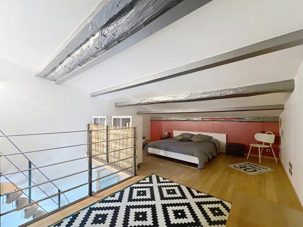 AUTHENTIQUE MAISON DE CARACTERE RENOVEE AVEC GOUT, TORREILLES, PROCHE MER