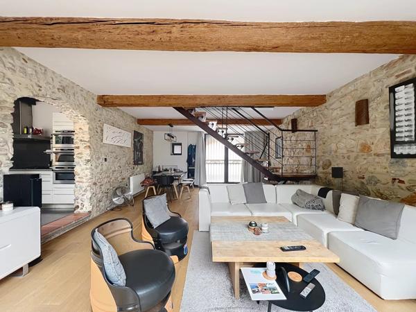 AUTHENTIQUE MAISON DE CARACTERE RENOVEE AVEC GOUT, TORREILLES, PROCHE MER