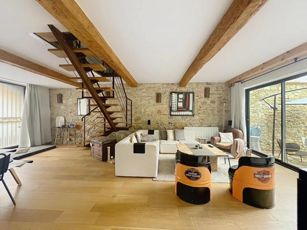 AUTHENTIQUE MAISON DE CARACTERE RENOVEE AVEC GOUT, TORREILLES, PROCHE MER