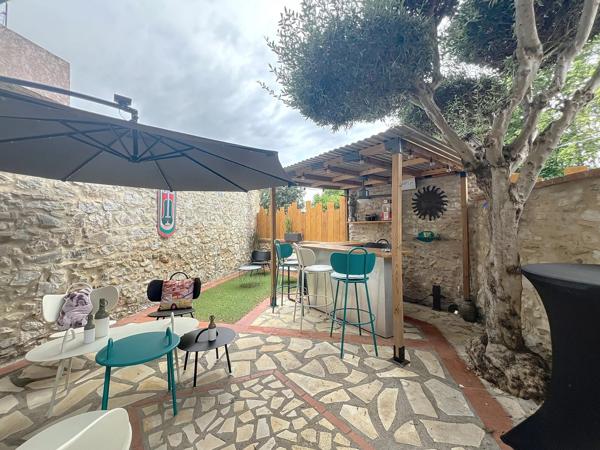 AUTHENTIQUE MAISON DE CARACTERE RENOVEE AVEC GOUT, TORREILLES, PROCHE MER