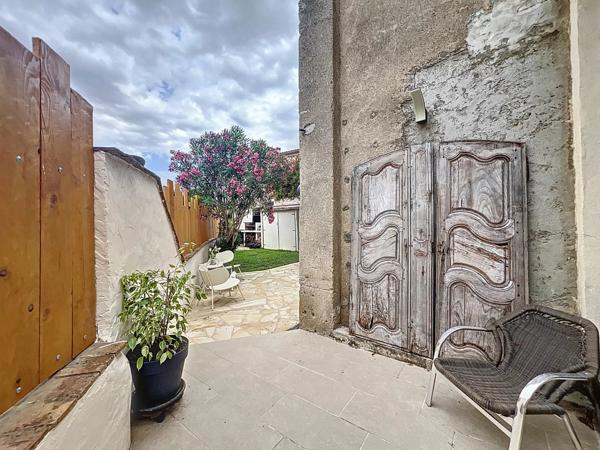 AUTHENTIQUE MAISON DE CARACTERE RENOVEE AVEC GOUT, TORREILLES, PROCHE MER