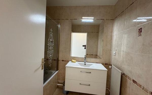 Appartement à louer    4 pièces • 86 m2 Montigny-le-Bretonneux