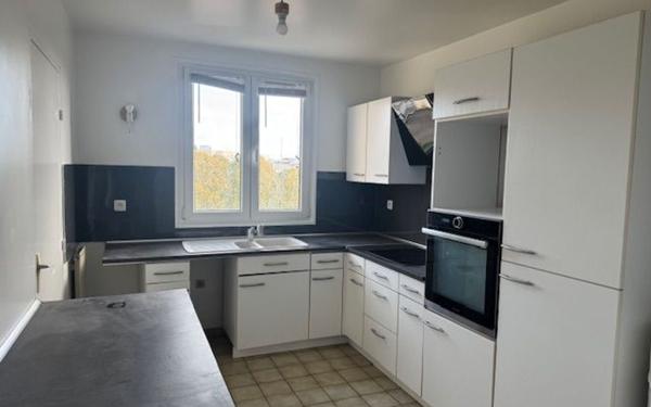 Appartement à louer    4 pièces • 86 m2 Montigny-le-Bretonneux