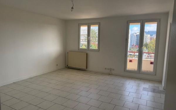 Appartement à louer    4 pièces • 86 m2 Montigny-le-Bretonneux