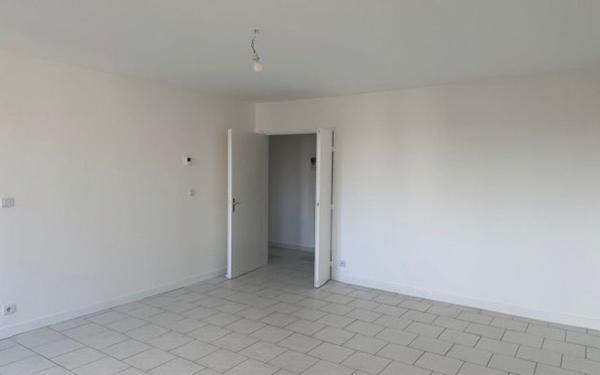 Appartement à louer    4 pièces • 86 m2 Montigny-le-Bretonneux