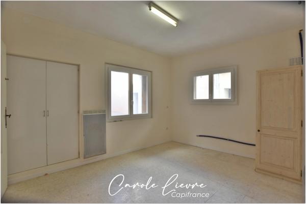 Maison avec grande terrasse, garage et appartement indépendant