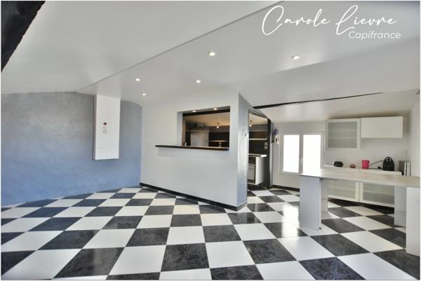 Maison avec grande terrasse, garage et appartement indépendant