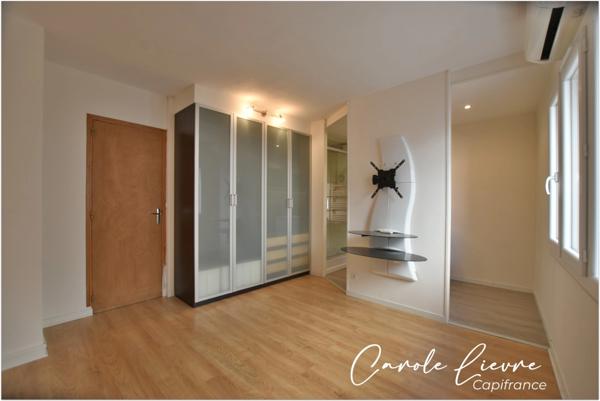 Maison avec grande terrasse, garage et appartement indépendant