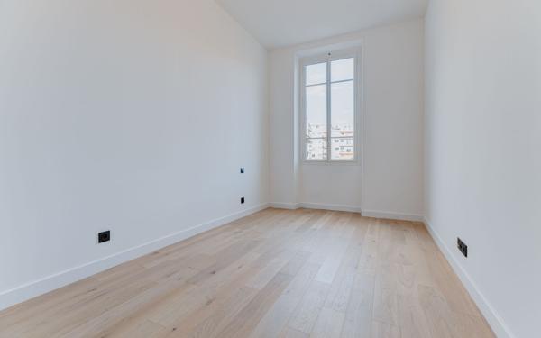 Appartement à vendre    3 pièces • 83 m2 Nice