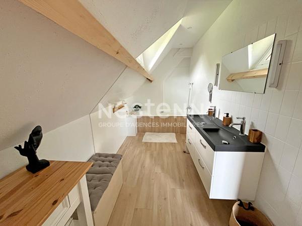 À VENDRE ? Grande maison familiale de 180 m² avec sous-sol total ? Terrain 8 000 m² ? Sans vis-à-vis ? Exposition Sud Possibilité propriété équestre ? Chemins de balade directs ? Proche Anet