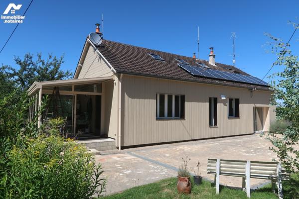 Au calme, proche de SAINT-FARGEAU, pavillon de 120m2 avec isolation extérieure et photovoltaïque