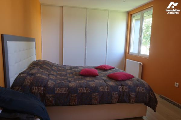 Au calme, proche de SAINT-FARGEAU, pavillon de 120m2 avec isolation extérieure et photovoltaïque