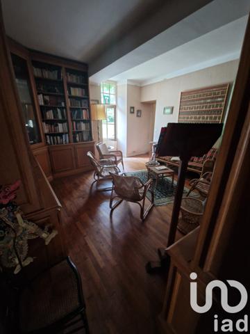 Maison 12 pièces de 567 m² à Frontenay-Rohan-Rohan (79270)