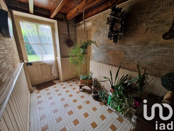 Maison 12 pièces de 567 m² à Frontenay-Rohan-Rohan (79270)