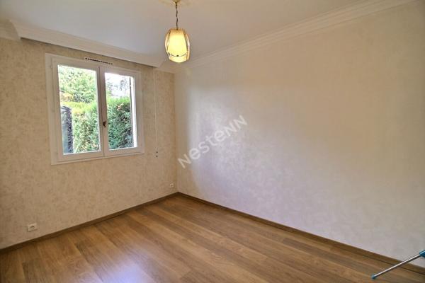 MAISON DE PLAIN PIED 2chambres a EPERNON GARE A PIED