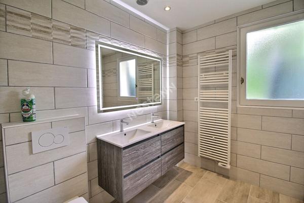 MAISON DE PLAIN PIED 2chambres a EPERNON GARE A PIED