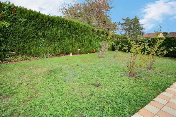 MAISON DE PLAIN PIED 2chambres a EPERNON GARE A PIED