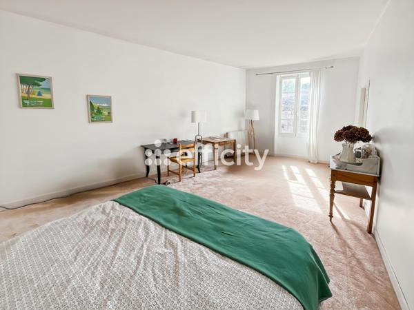 Maison 6 pièces - 236 m²