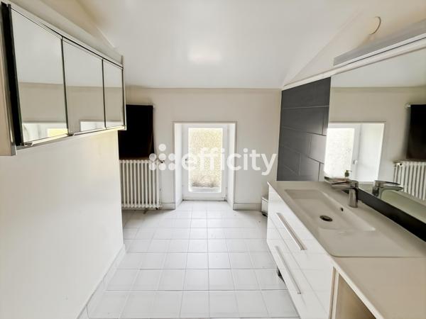 Maison 6 pièces - 236 m²