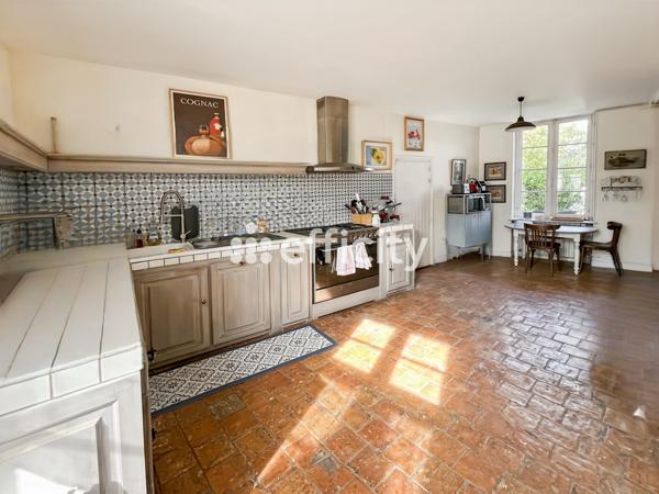 Maison 6 pièces - 236 m²