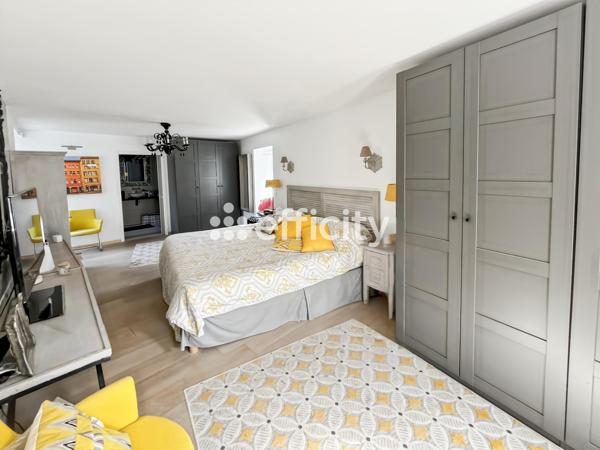 Maison 6 pièces - 236 m²