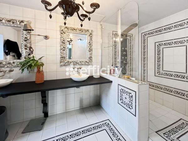Maison 6 pièces - 236 m²