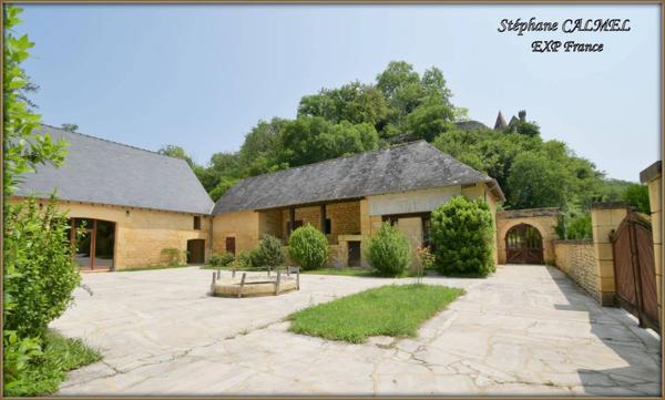 15 mns de Sarlat - Propriété en pierre - Dépendances - Piscine - Terrain 2 200 m²