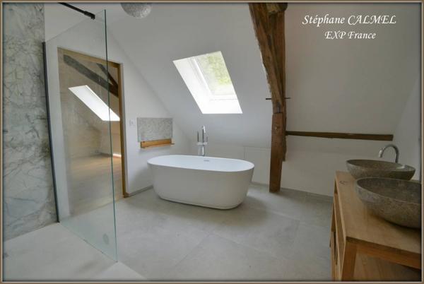 15 mns de Sarlat - Propriété en pierre - Dépendances - Piscine - Terrain 2 200 m²