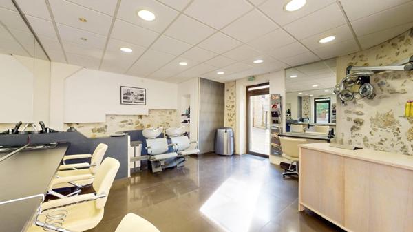 À Vendre : Salon de Coiffure à Figanières (Var)