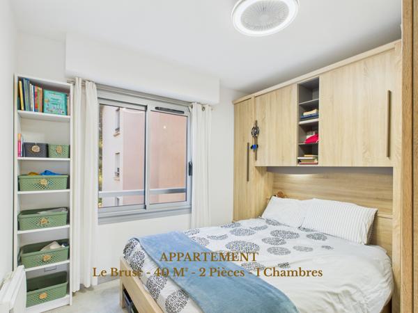 Six-Fours-les-Plages (83140) << Idéal pied-à-terre au Brusc : T2 parfait état, loggia, cave, parking privé + vélo sécurisé >>