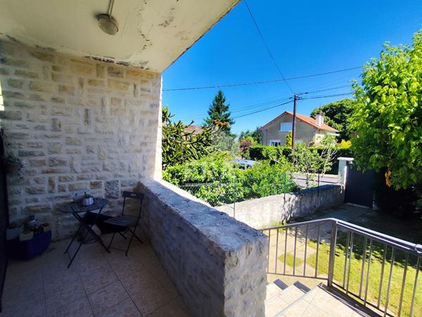 Maison au calme, proche bourg de L'Isle-Jourdain